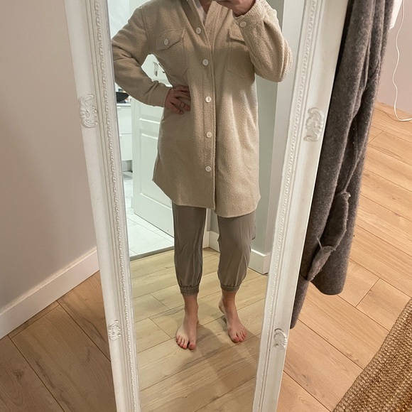 SOLD Jilly Box Jillian Harris Shacket by Jackson Rowe - Picture 3 of 8